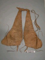 藏品(男子獸皮後敞褲)的圖片